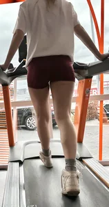 Perfect ass and cameltoe in gym