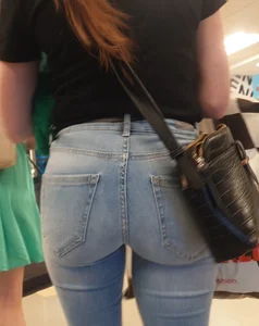 Milf with a very sexy ass in tight blue jeans, a great collection of creepshots
