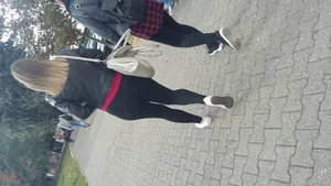 Candid girls in leggings and tights