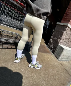 Asian Costco super tight leggings