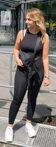 A Chunky Candid Girl in Tights on the Street Creepshots