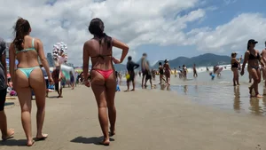 Brazillian beach creepshots, huge gallery of candid girls in swimsuits
