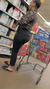 Sexy Juicy Big Bubble Butt Lightskinned Ebony Milf Dressed Classy😮‍💨