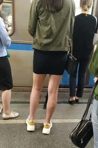Skirt and Hot Skinny Legs Subway Creepshot