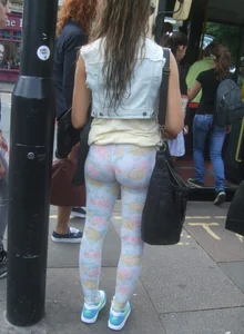 Sexy Italian girls ass in tight patterned leggings