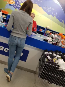 Sexy Russian babe with a great ass in tight jeans