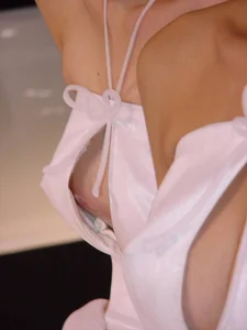 Candid boobs, nip slip and downblouse pics