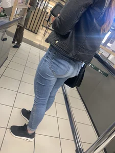 Teen slut tight jean ass