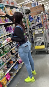 Amazing Walmart Girl on Jeans! (OC)