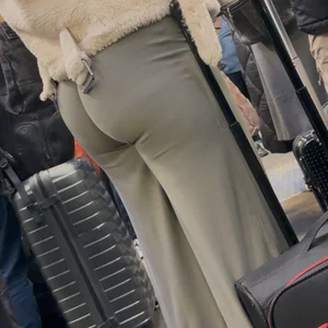 [ God Tier ] Deep wedgie ass eating leggings showoff (OC)