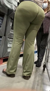 Thick Latina Milf In Green Leggings! Non OC