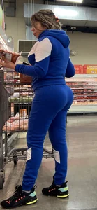 [OC] Hot Latina MILF nice ASS in tracksuit