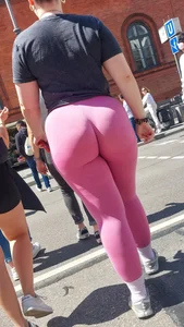 Thick fat German ass in pink leggings (OC, pics)