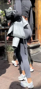 (OC) Tight petite peachy milf wrapped in skintight showoff leggings🍑