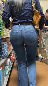 Latina Milf with tight jeans