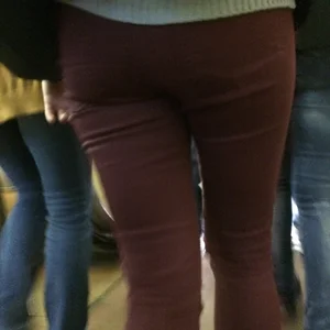 Girl in Red Tight Jeans Subway Escalator Ass Creepshot
