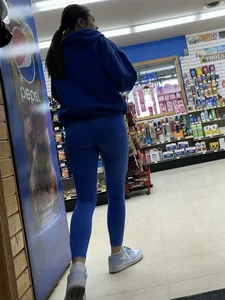 Petite College Babe Tight Blue Yoga Pants Bent Over