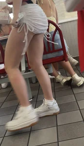 Sorority chicks go to to InNOut half naked