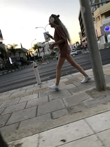 Nice girl in shorts with hot legs street pics