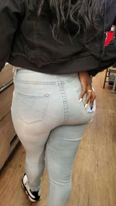 Ebony with nice ass in jeans (OC)