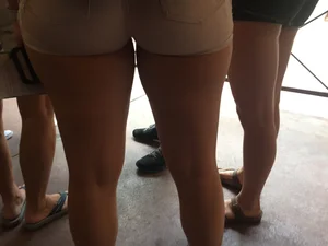 Big booty babe in tiny and tight shorts