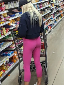 Blonde pink leggings
