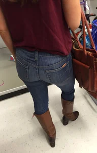 Walmart milf shopping in tight jeans looking hot