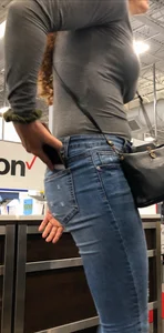 Tall chick in tight jeans at Best Buy