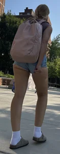 College pawg re-adjusting her shorts