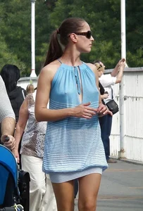 Candid tits and pokies