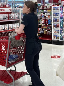 BEAUTIFUL college teen with INSANE bubble butt MUST SEE