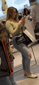 Hot Blonde Pawg In Jeans Shopping