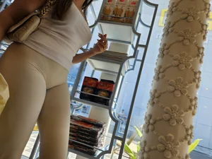 Hot in leggings with cake