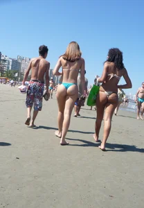 Girls in Swimsuits Walking on the Beach - Hot Bubble Butts