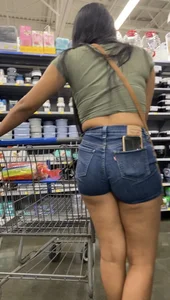 A post full of Latinas
