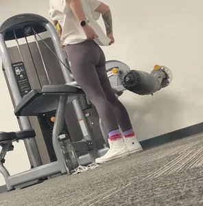 Teen with an amazing ass in booty shorts