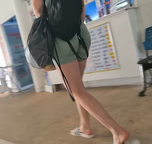 Super hot fit babe with a nice bubble in tight shorts. Look at her face  (OC)