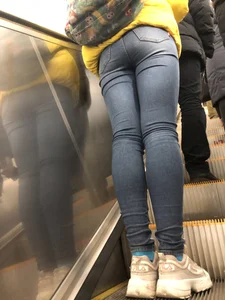 Booty and Legs in Blue Tight Jeans on the Escalator Creepshots