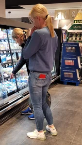 Blonde Candid Girl in Jeans at the Supermarket Creepshots