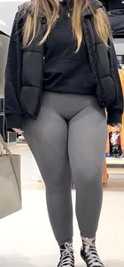 Big ass in grey Gymshark leggings