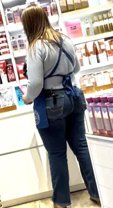 Bubble Butt Jeans Cutie @ B&B - Gorgeous Ass and Face