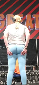 Assume the position! Pawg