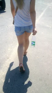 Mini-Shorts and Sexy Legs Street Candid