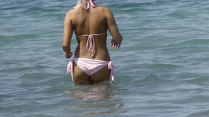 Beach and bikini candid girls
