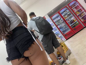CHEEKY LATINA AT CANCUN AIRPORT‼️