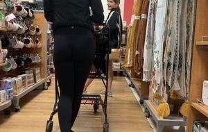 Blonde with a perfect ass in lulu’s