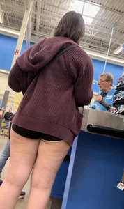 Pawg with Thick Legs