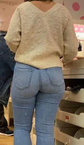 (not OC) perfect ass jeans 10/10