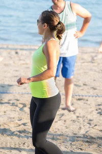 Beach volleyball babe in tight Lulus with a nice ass
