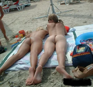 Beach voyeur babes in bikinis, thongs and topless